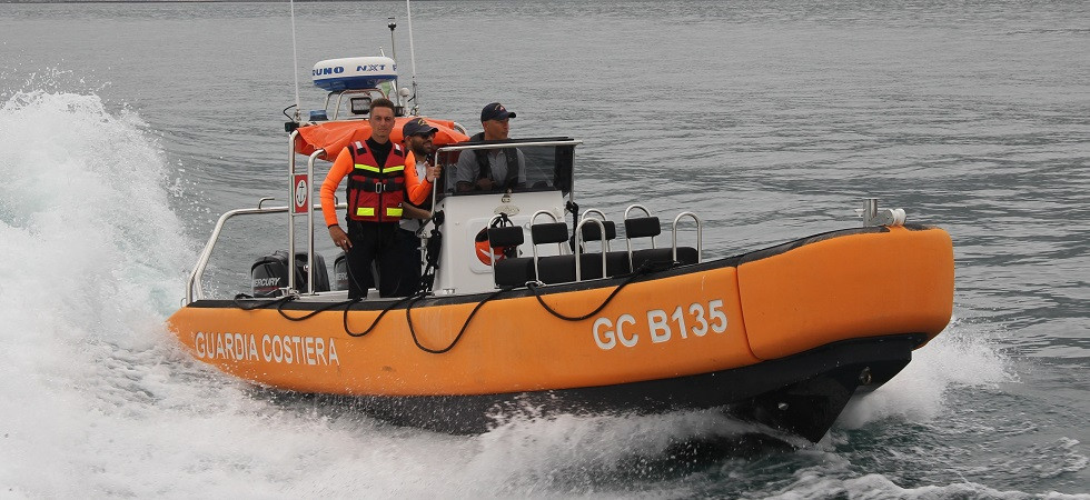 Pomeriggio di interventi per la Guardia Costiera, recuperati tre mezzi e nove persone alla deriva